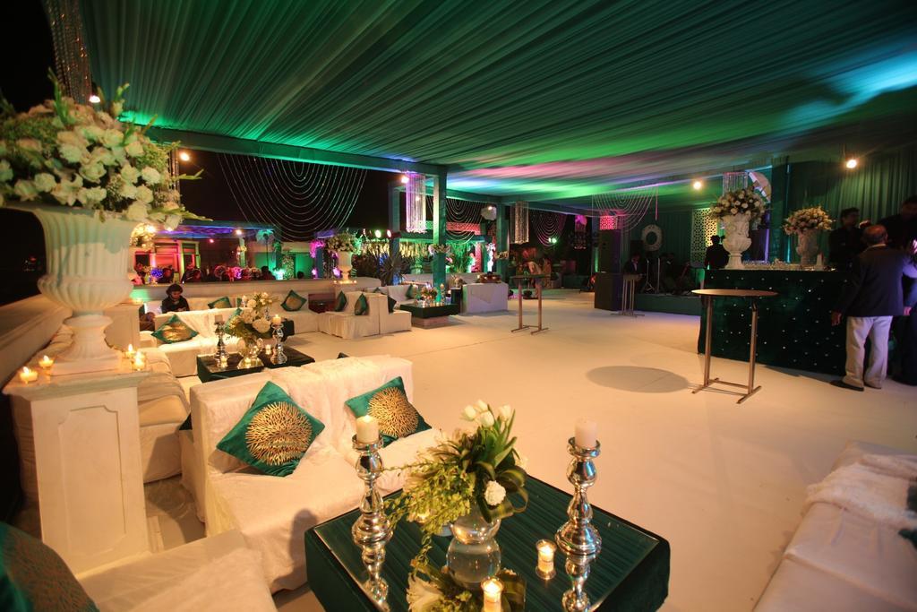 The Pllazio Hotel Gurgaon Extérieur photo