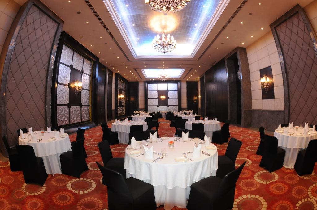 The Pllazio Hotel Gurgaon Extérieur photo