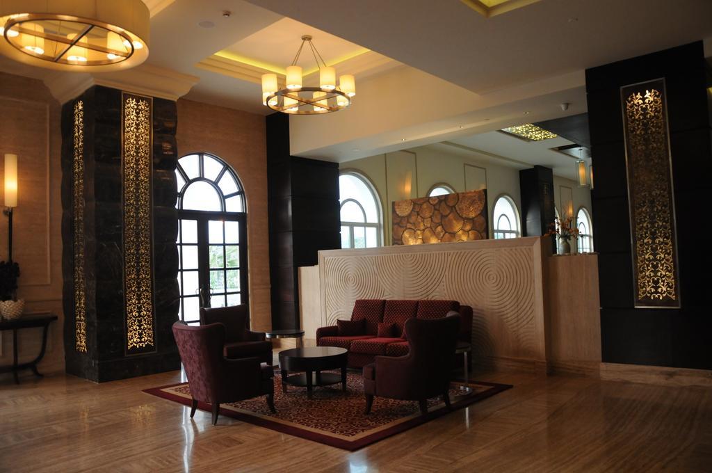 The Pllazio Hotel Gurgaon Extérieur photo