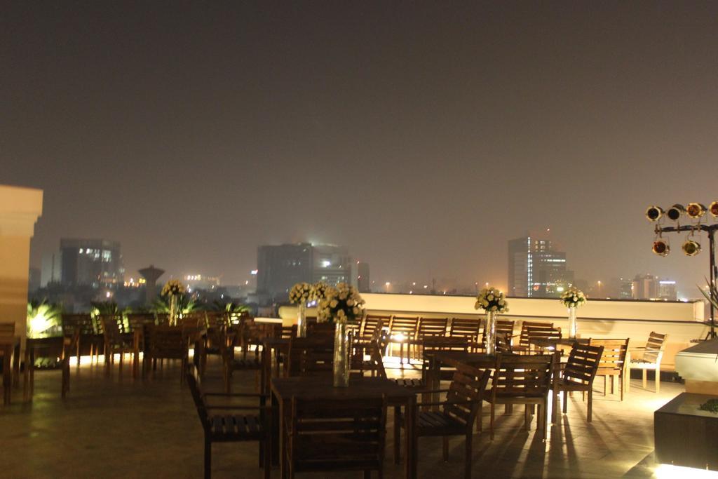 The Pllazio Hotel Gurgaon Extérieur photo
