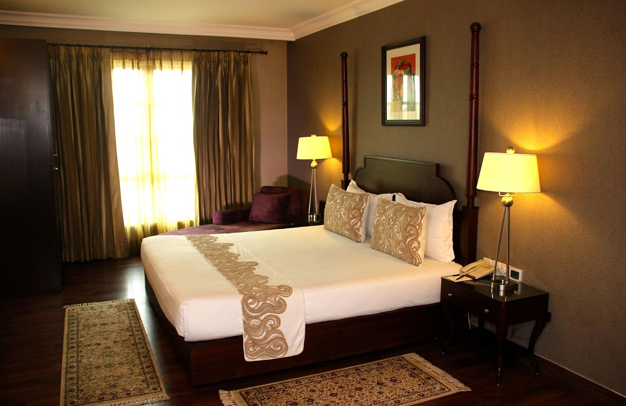 The Pllazio Hotel Gurgaon Extérieur photo