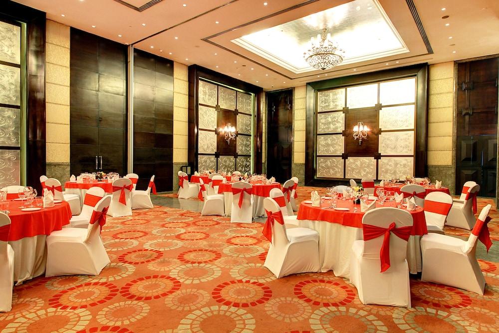The Pllazio Hotel Gurgaon Extérieur photo