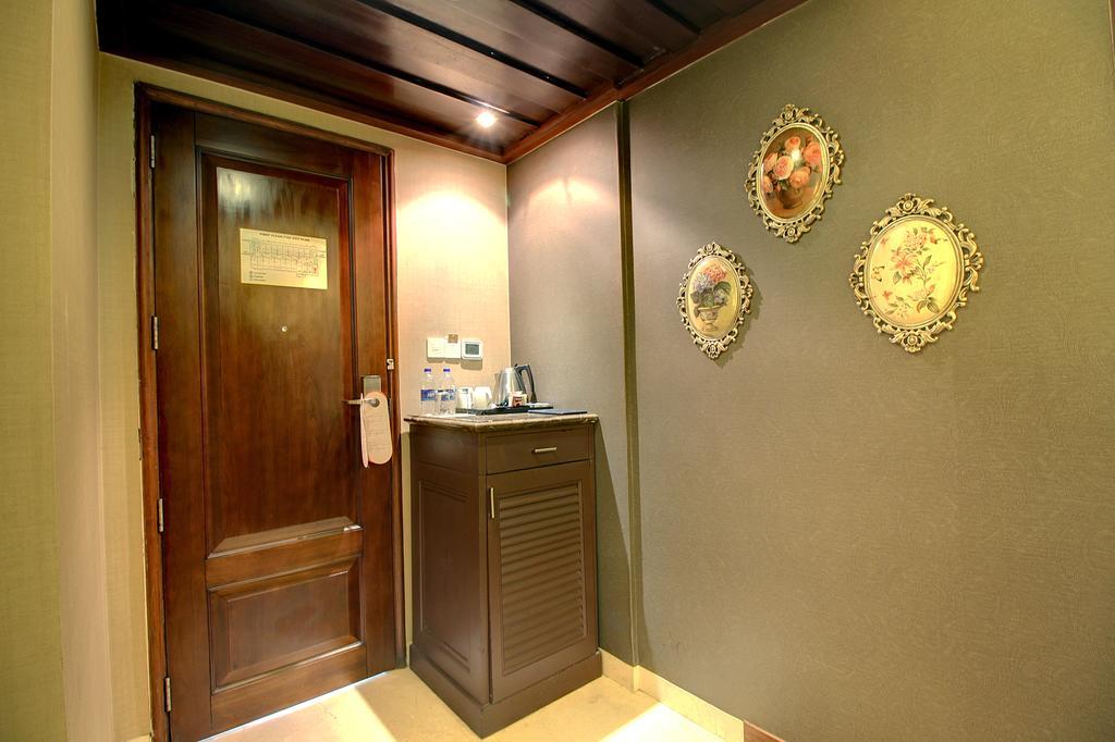 The Pllazio Hotel Gurgaon Extérieur photo