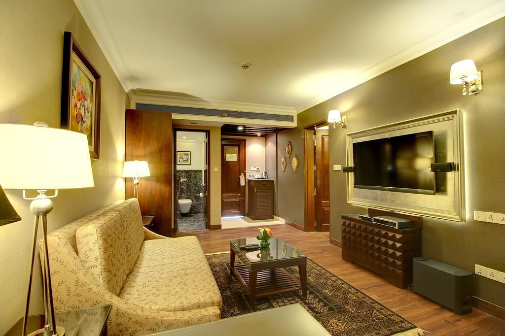 The Pllazio Hotel Gurgaon Extérieur photo