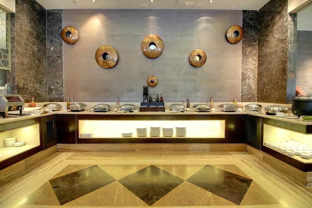The Pllazio Hotel Gurgaon Extérieur photo