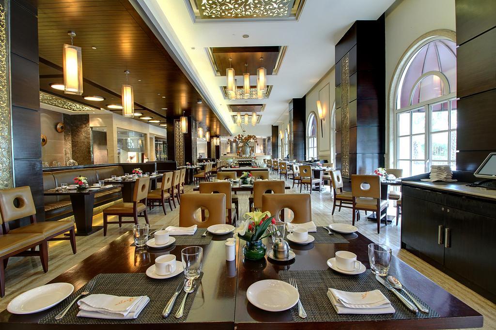 The Pllazio Hotel Gurgaon Extérieur photo